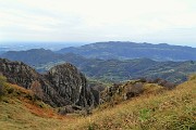 63 Vista sulla Corna Camoscera ,  Valli Brembilla e Imagna